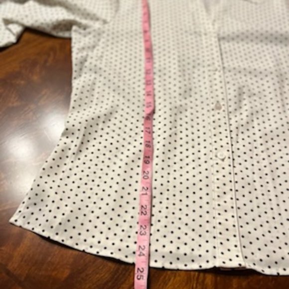 Very Pretty White and Black Polka Dot Blouse -M - Picture 13 of 16